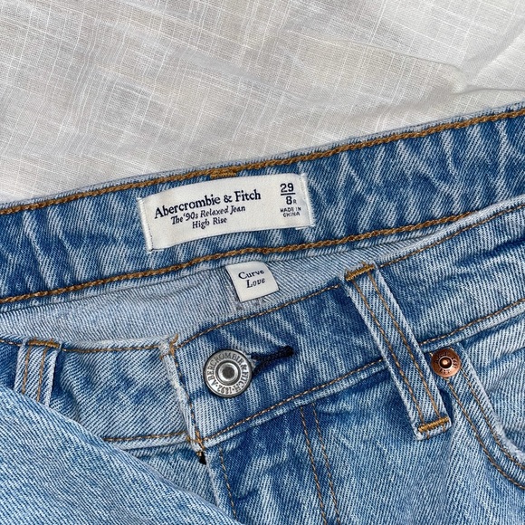 The 90s relaxed jean, high rise, curve love, size 29 regular length - Picture 4 of 4